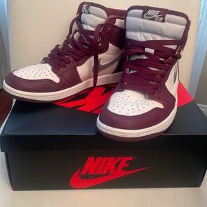 Air Jordan 1 “Bordeaux” Size 7.5